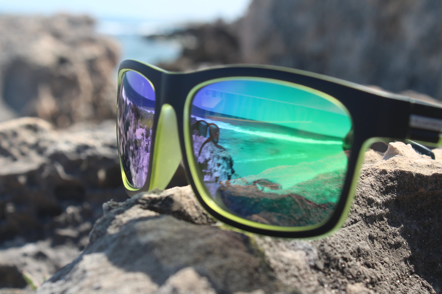 Montebello Islands Green - Floating Polarized Sunnies